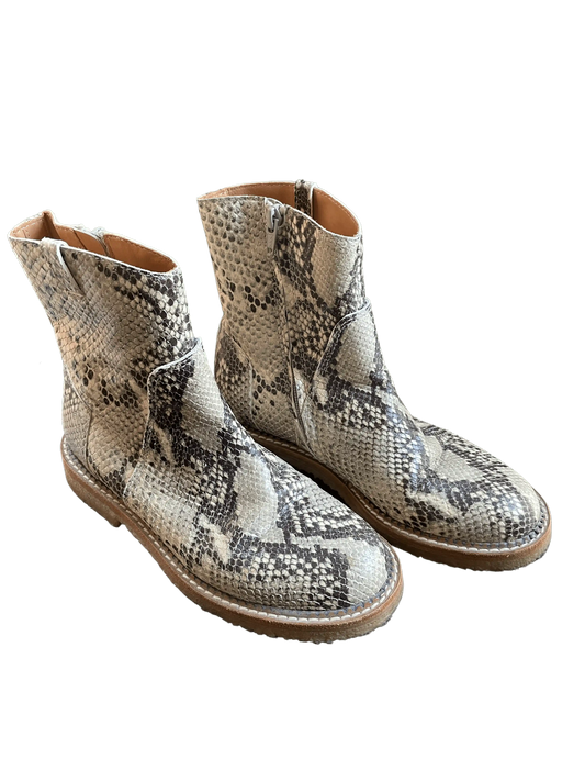 Maison Martin Margiela snakeskin ankle boots in size 35.5, featuring a sleek design and textured snakeskin pattern.