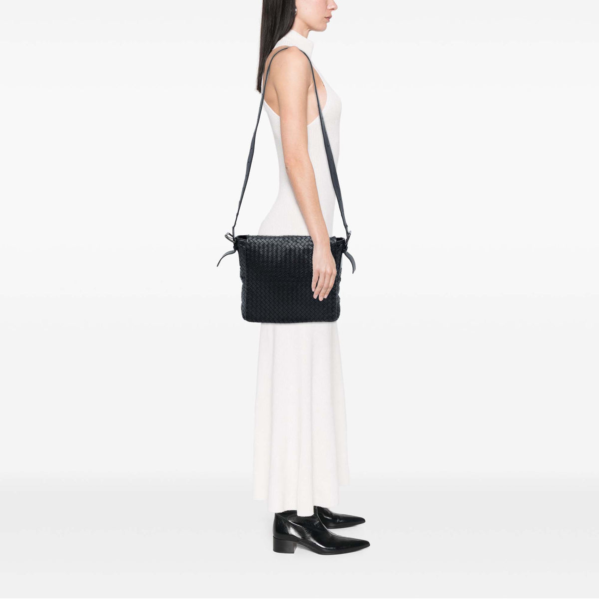 Nappa Intrecciato Messenger Bag Black - Lab Luxury Resale