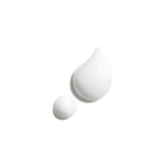 Chanel Chance Eau Splendide moisturizing lotion in 400ml bottle, featuring elegant packaging, for luxurious skin hydration.