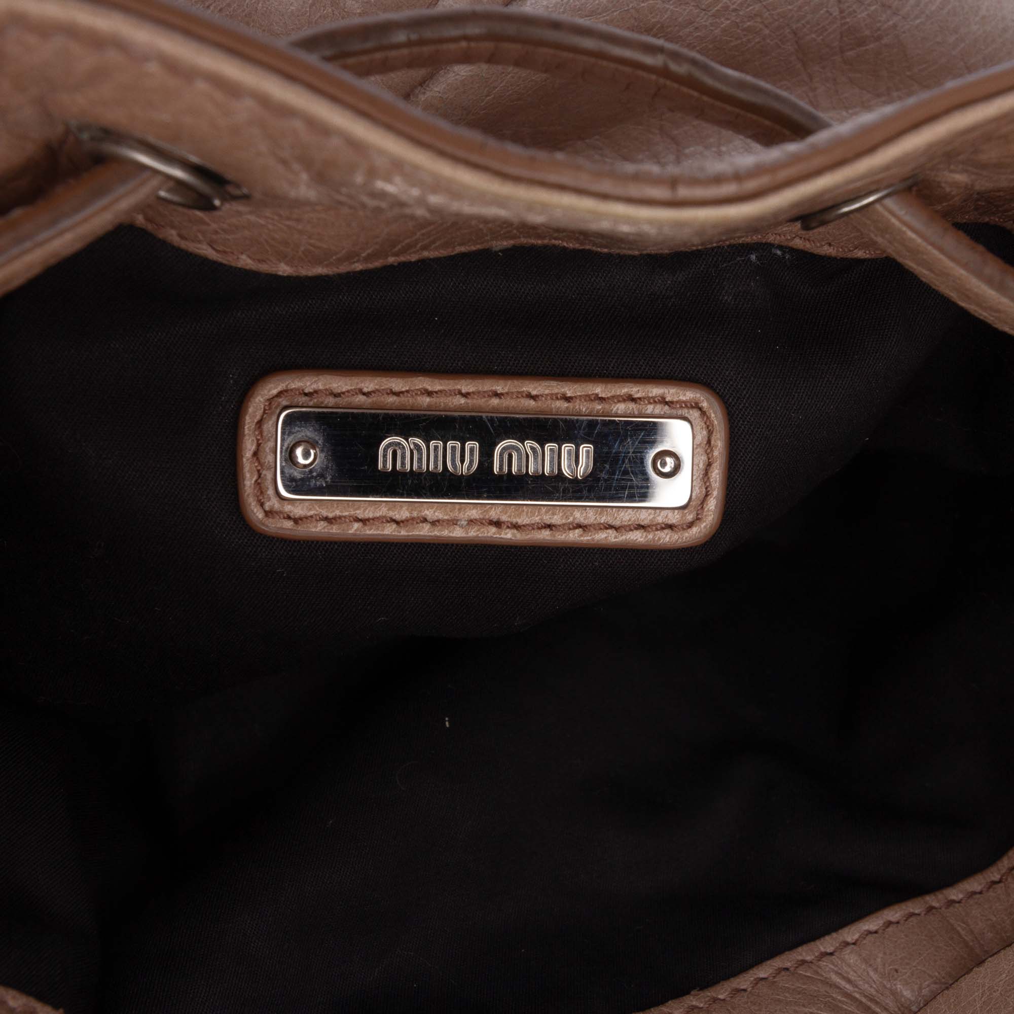 Crinkled Calfskin Bucket Bag Beige - Lab Luxury Resale