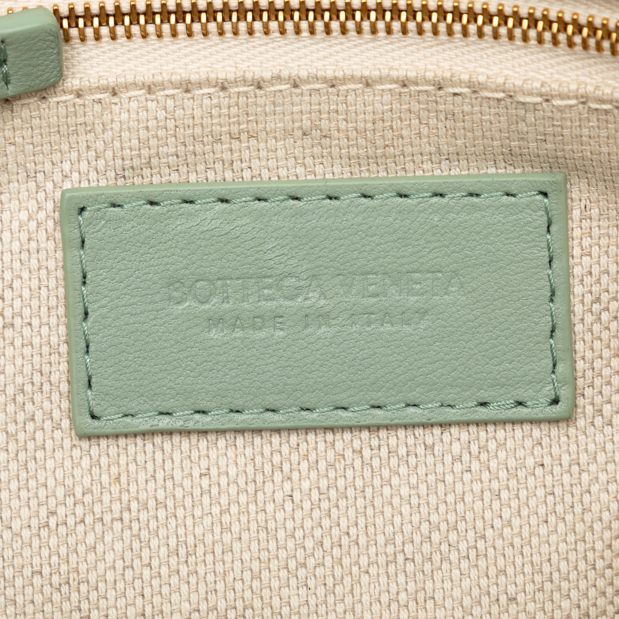 Small Knot Shoulder Bag Green - Lab Luxury Resale