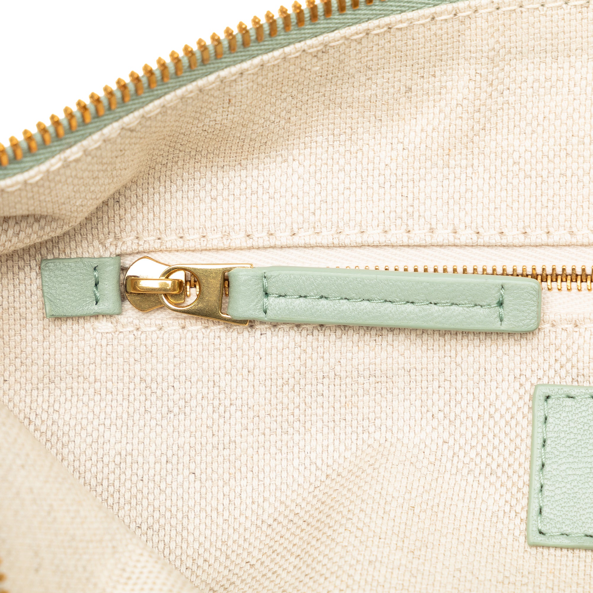 Small Knot Shoulder Bag Green - Lab Luxury Resale