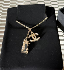 Pre-Owned Chanel Black and Silver Coco Mark Train Necklace