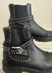Givenchy Stud Chelsea boots in size 38, featuring black leather with studded detailing and classic elastic side panels.