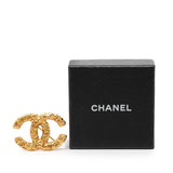 Pre-Owned Chanel CC Gold Plated Baroque Embossed Logo Brooch Gold